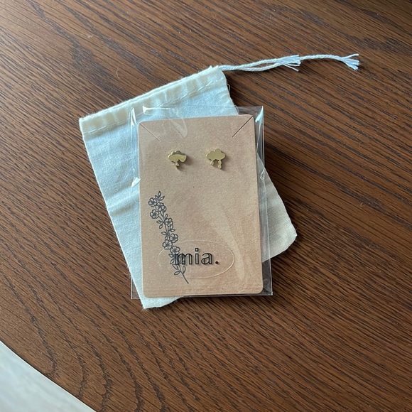 MIA. Jewelry - MIA. earrings style 9.